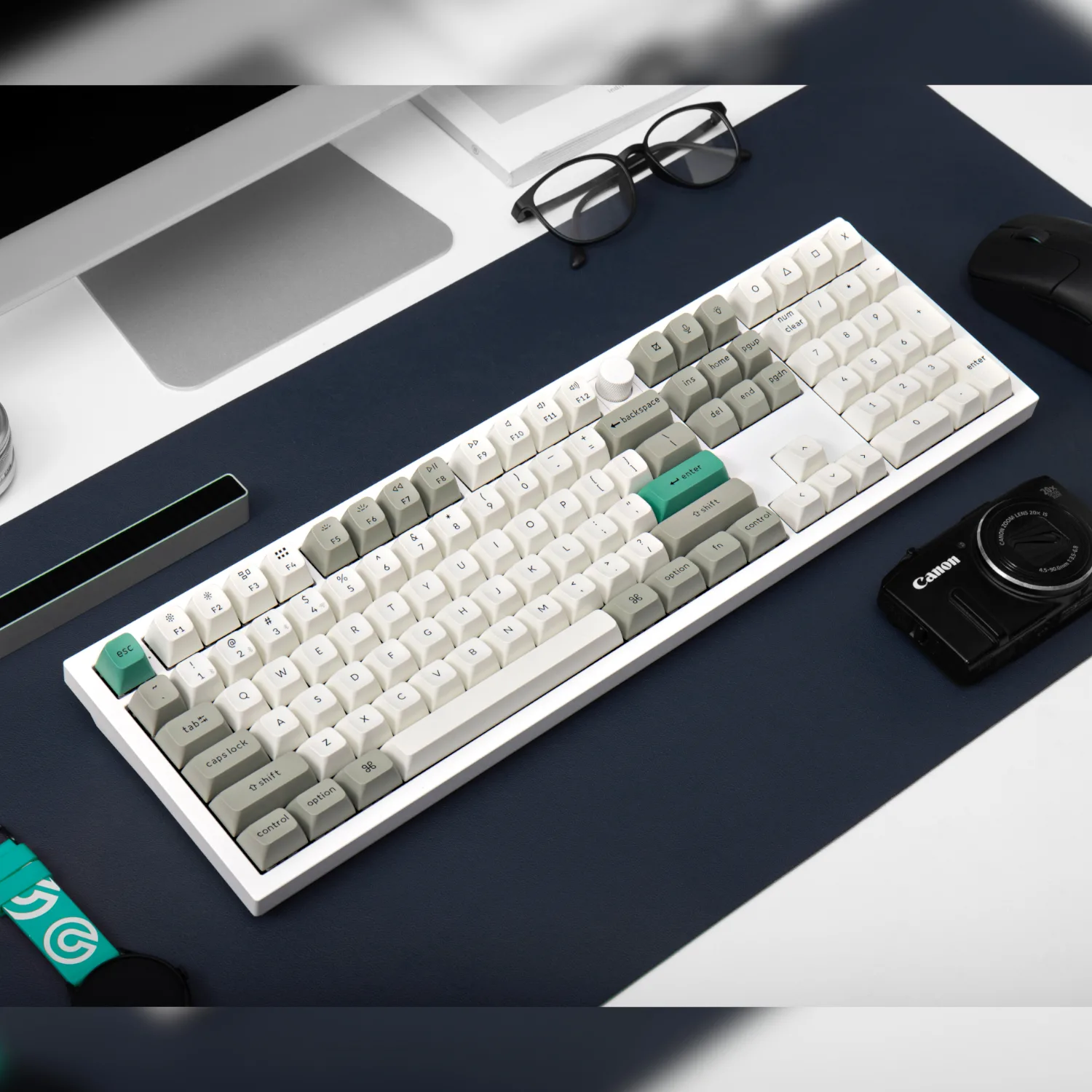 Keychron Q6 Max QMK/VIA Wireless Custom Mechanical Keyboard KSA Gateron Red Jupiter Switches - Shell White